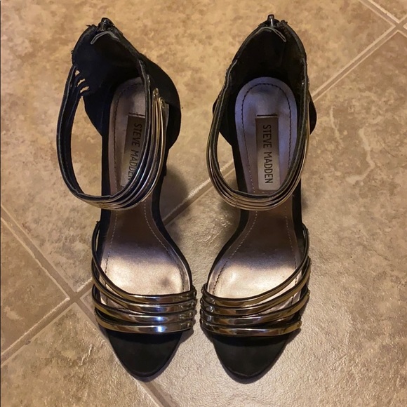Steve Madden black and gold heels - Picture 2 of 7